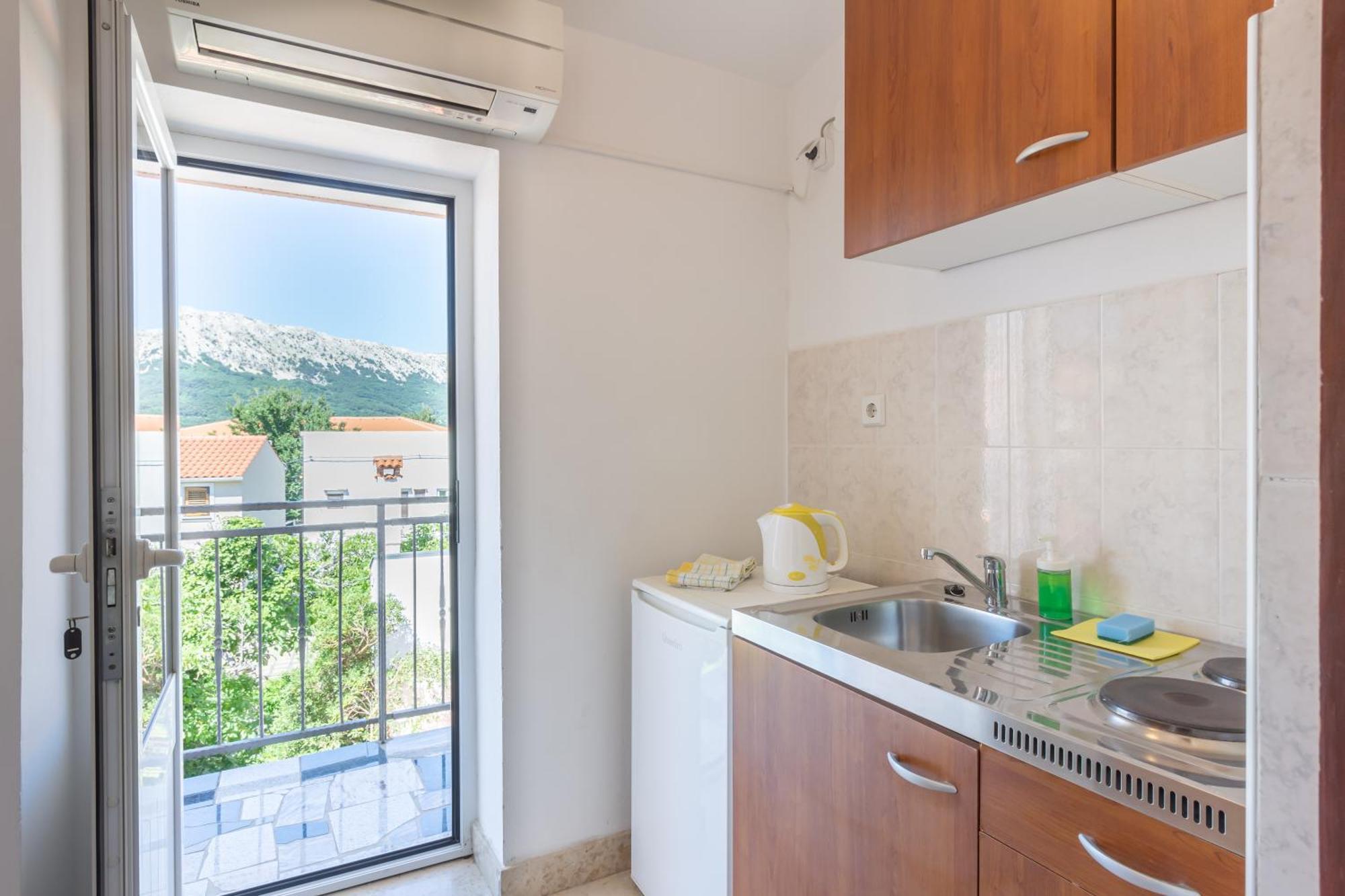 Rooms & Studio Apartments By The Way Baška Exterior foto
